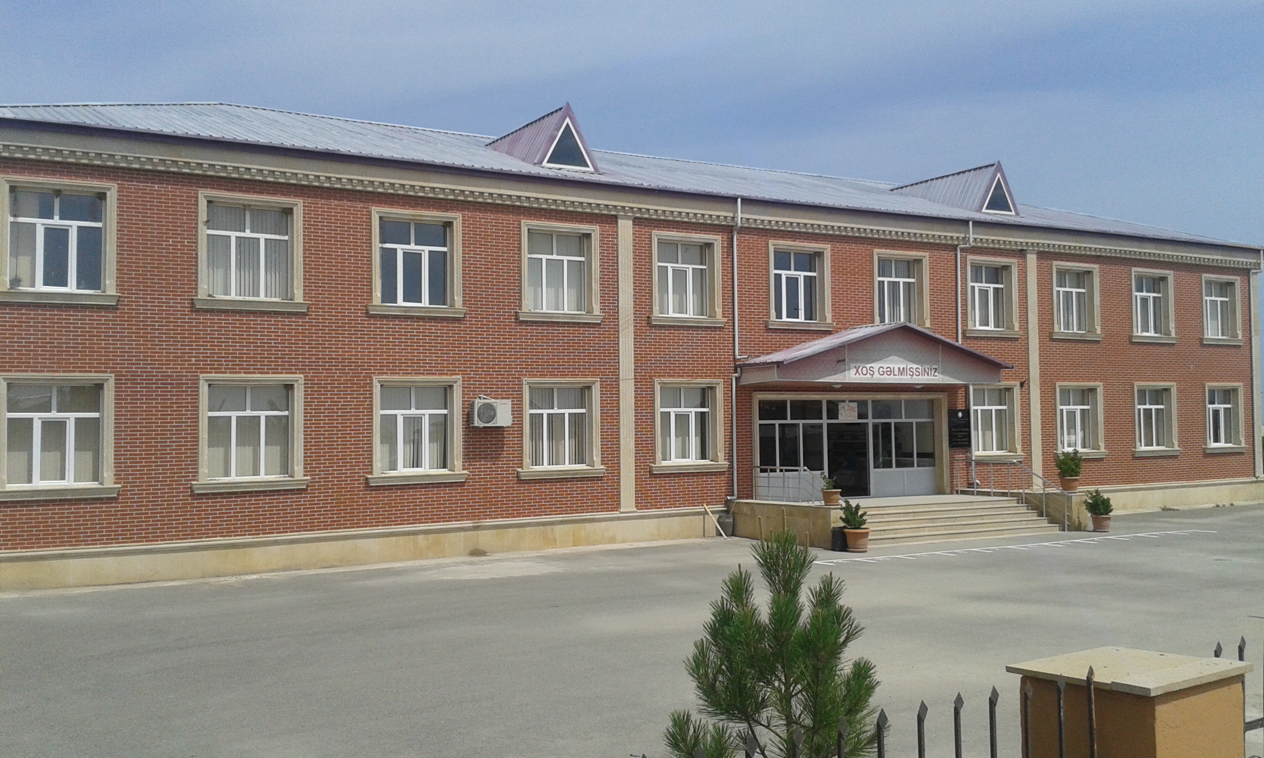 Gil-Gilçay qəsəbə Rasim Abdulrəhimov adına tam orta məktəb