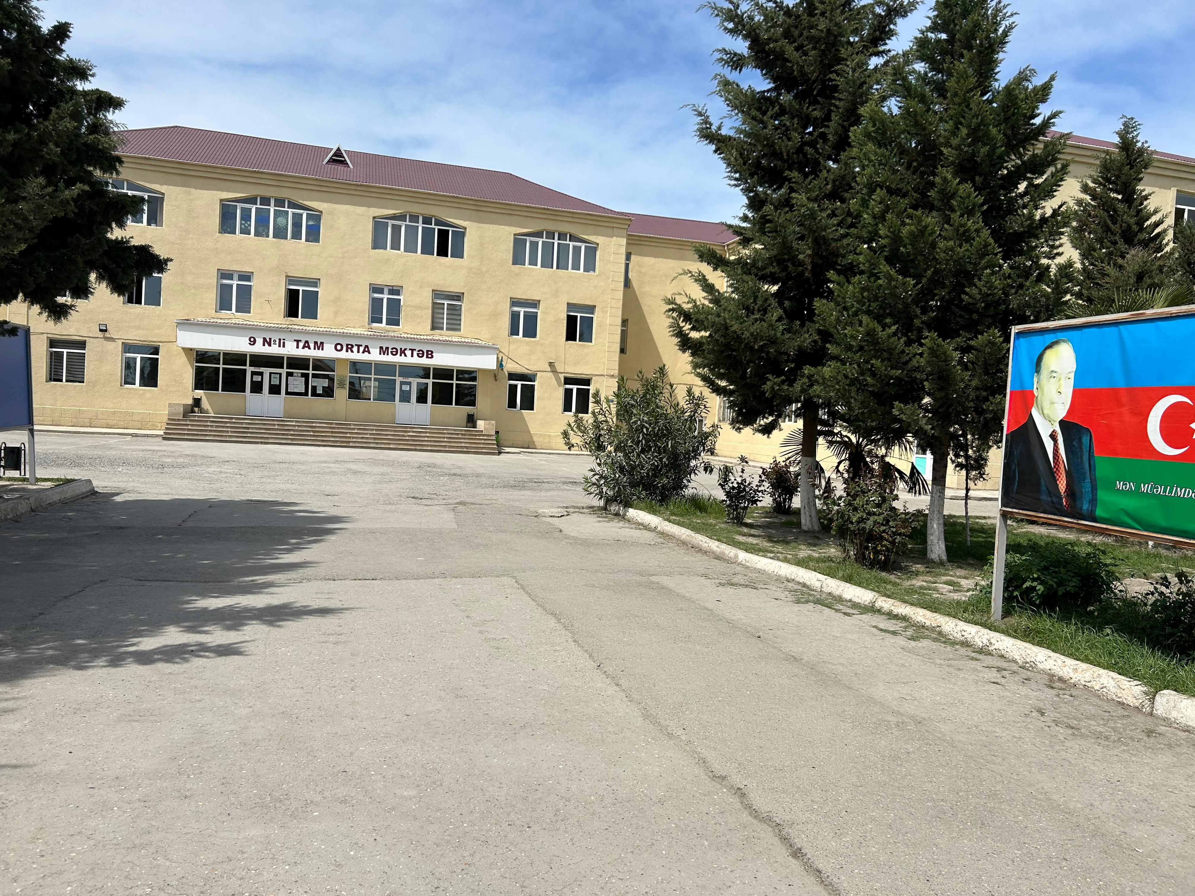 Xaçmaz şəhər 9 nömrəli tam orta məktəb