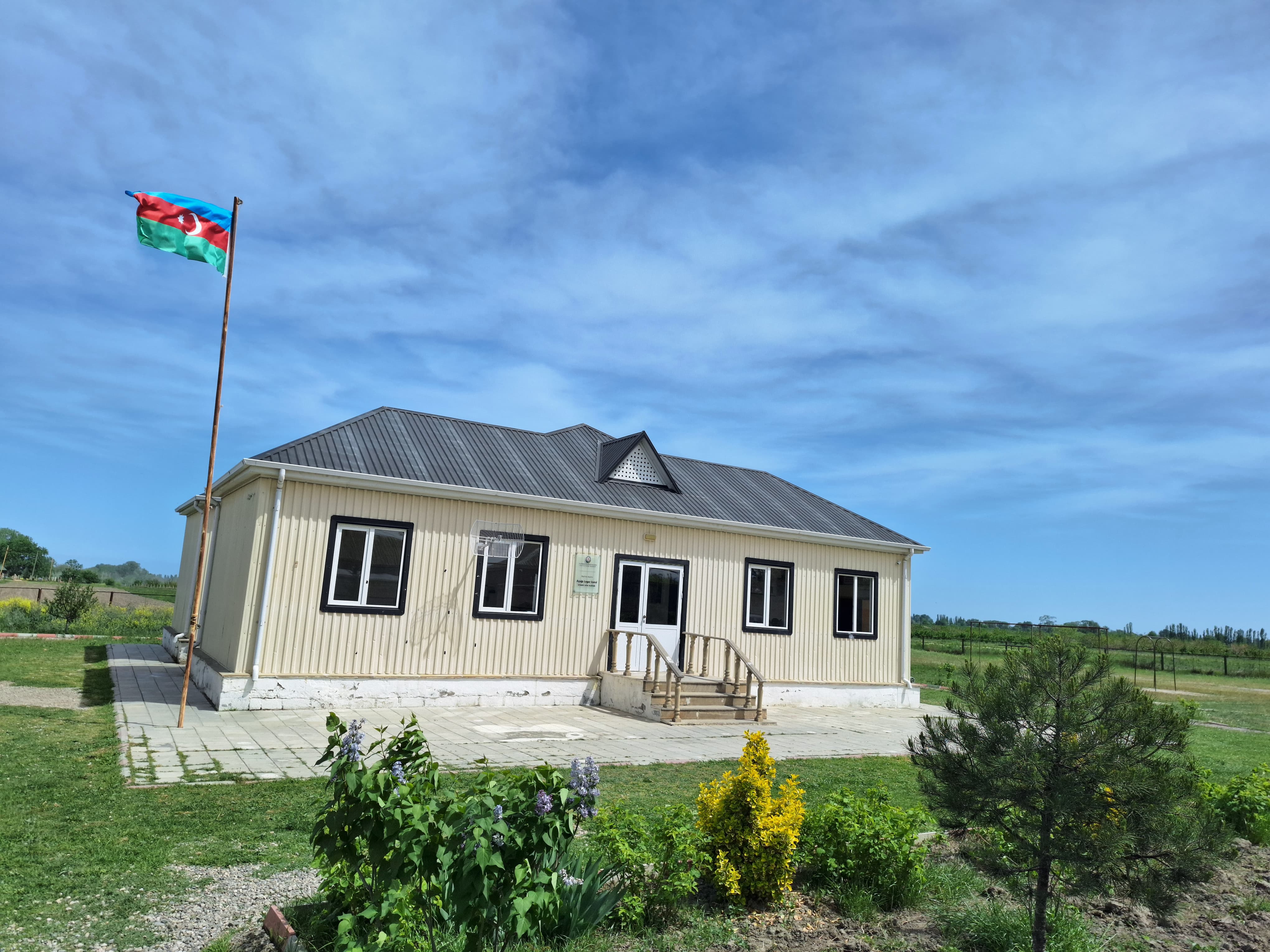 Xaçmaz rayonu Aşağı Ləgər kənd ümumi orta məktəb