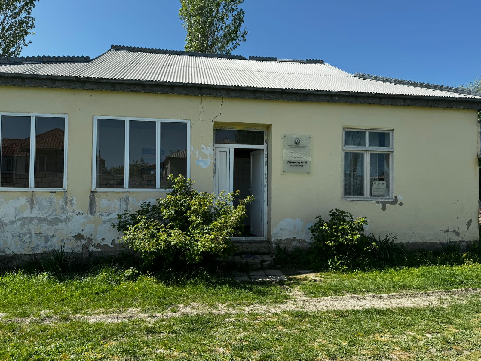 Şabran rayonu Daşlıyataq kənd ibtidai məktəbi