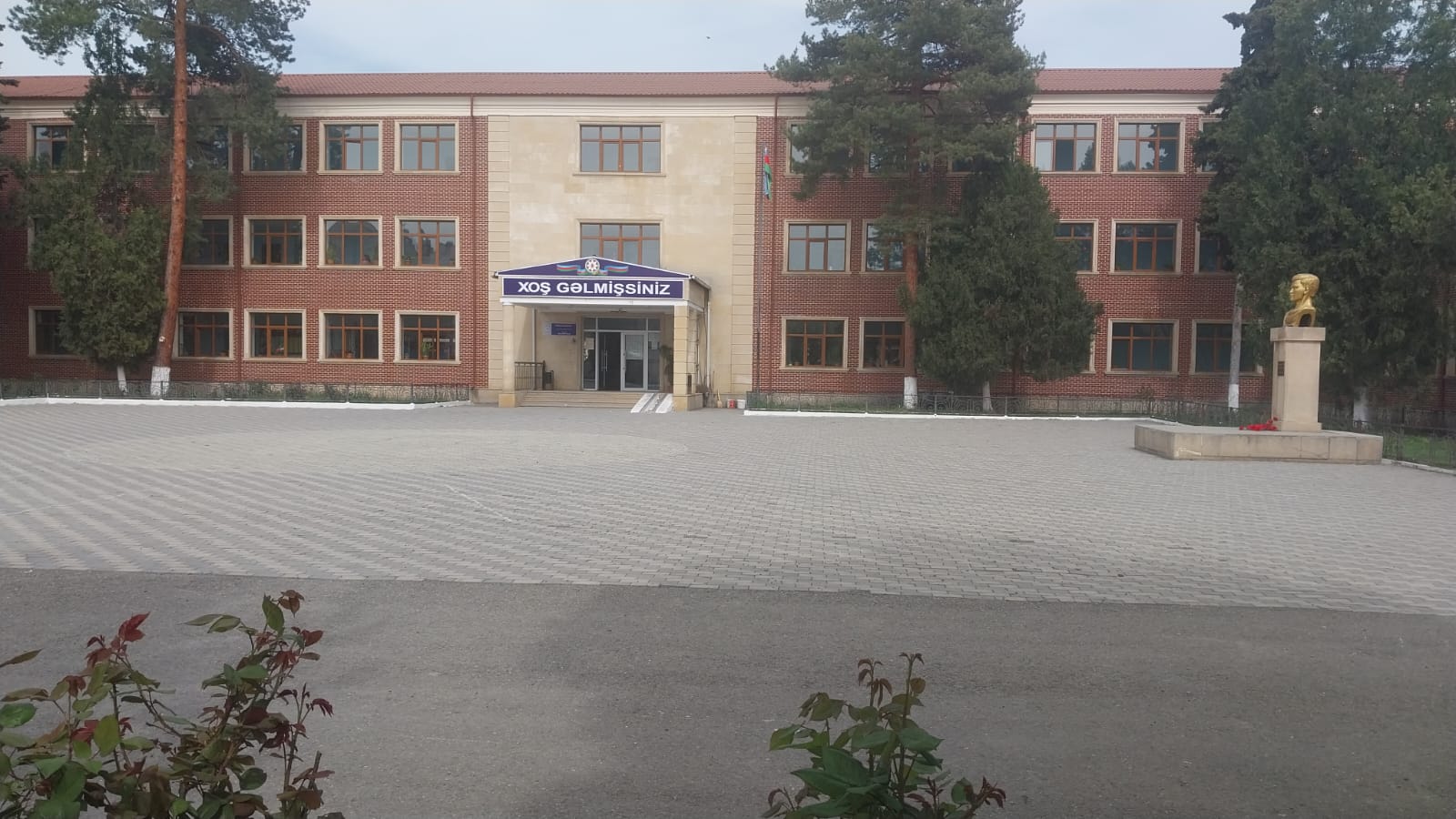 Quba şəhər Azad Məmmədov adına 2 nömrəli təbiət fənləri təmayüllü məktəb lisey