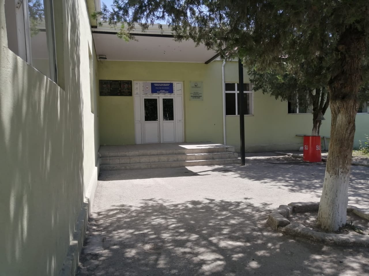 Quba rayonu İsnovqışlaq kənd Sərvər və Şəmsəddin Şəmiyev qardaşları adına tam orta məktəb