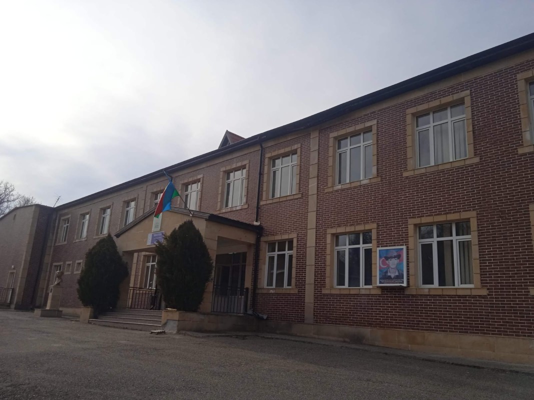 Quba rayonu İspik kənd Neman Dadaşov adına tam orta məktəb