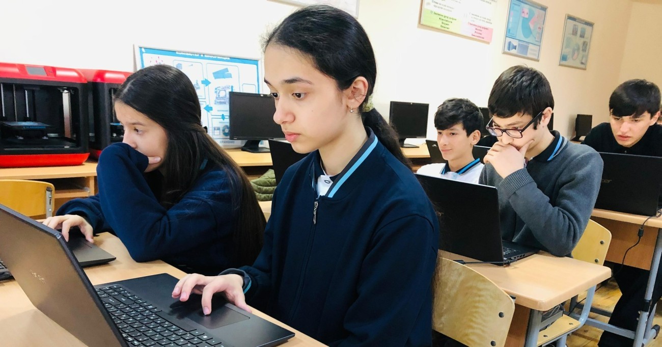 BilBacar müsabiqəsinə qoşulan məktəblərin şagirdləri "Hazırlıq" mərhələsinə başlayıblar.