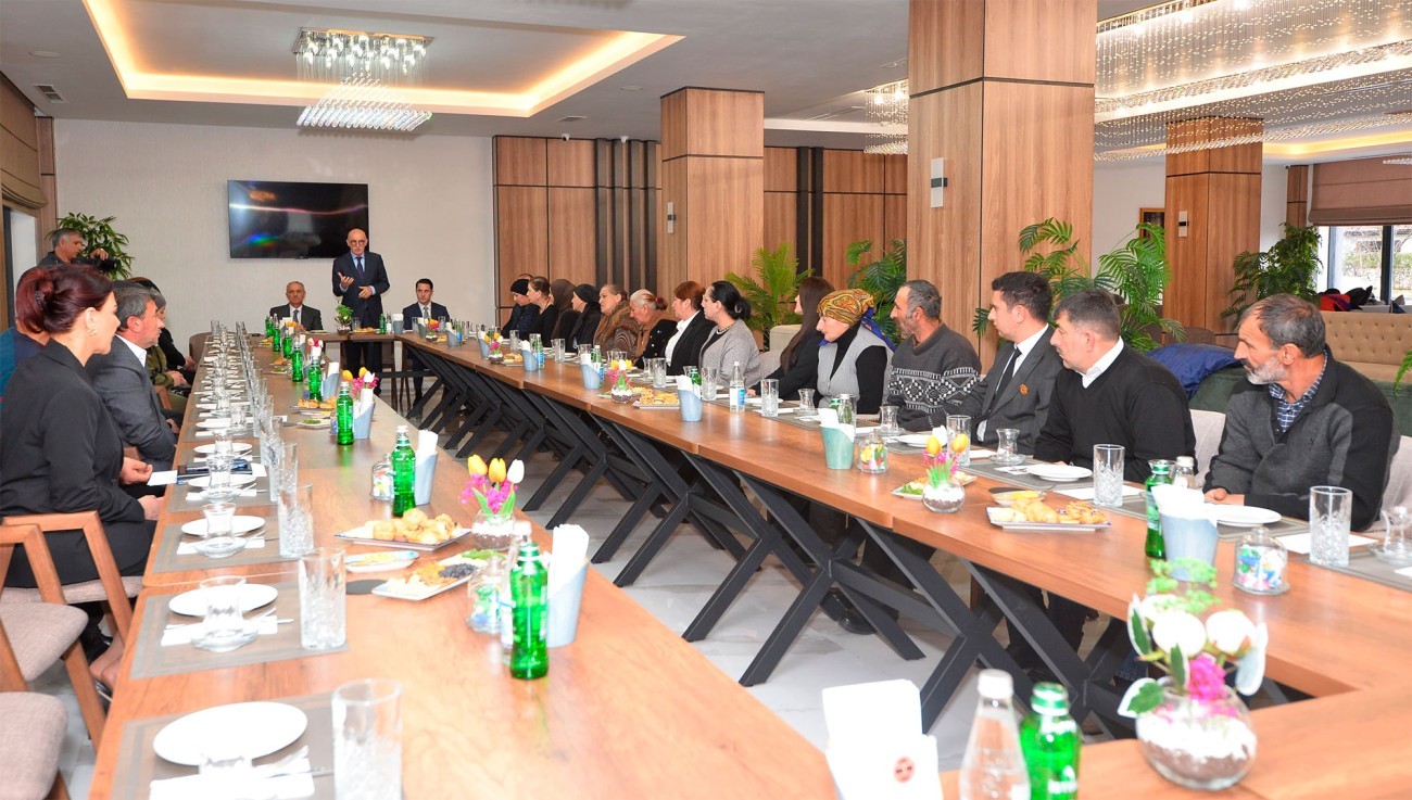 Elm və təhsil nazirinin müavini Firudin Qurbanov görüş keçirdi