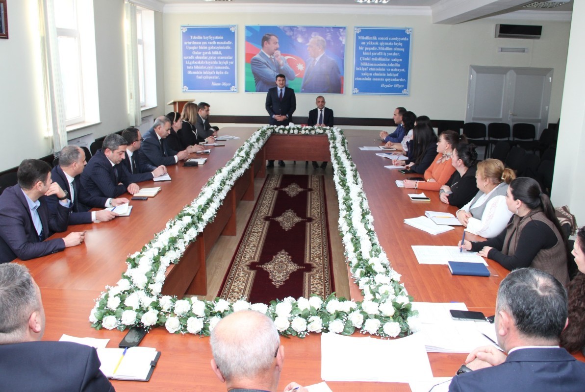 Ümumi təhsil müəssisələrinin rəhbərləri ilə görüş təşkil olunmuşdur.