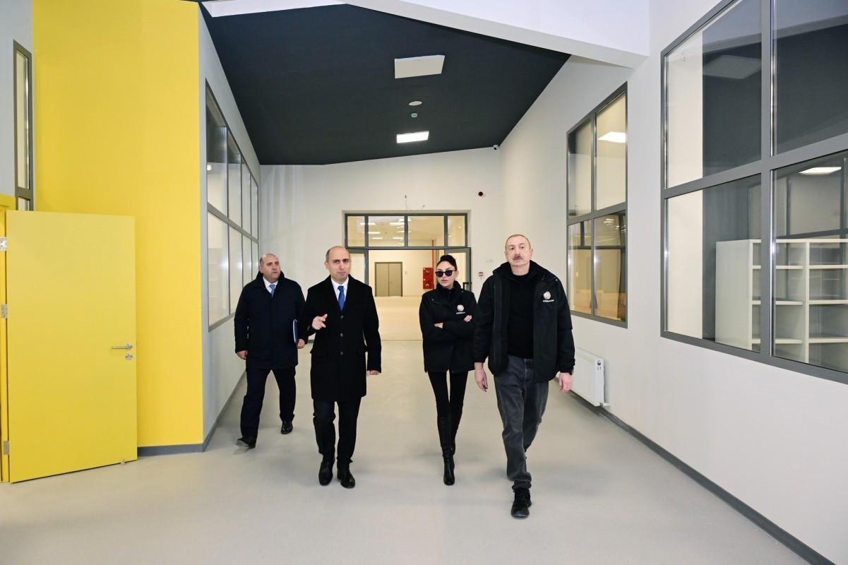 Prezident İlham Əliyev Ağdam şəhər 1 nömrəli tam orta məktəbdə aparılan tikinti işləri ilə tanış olub.