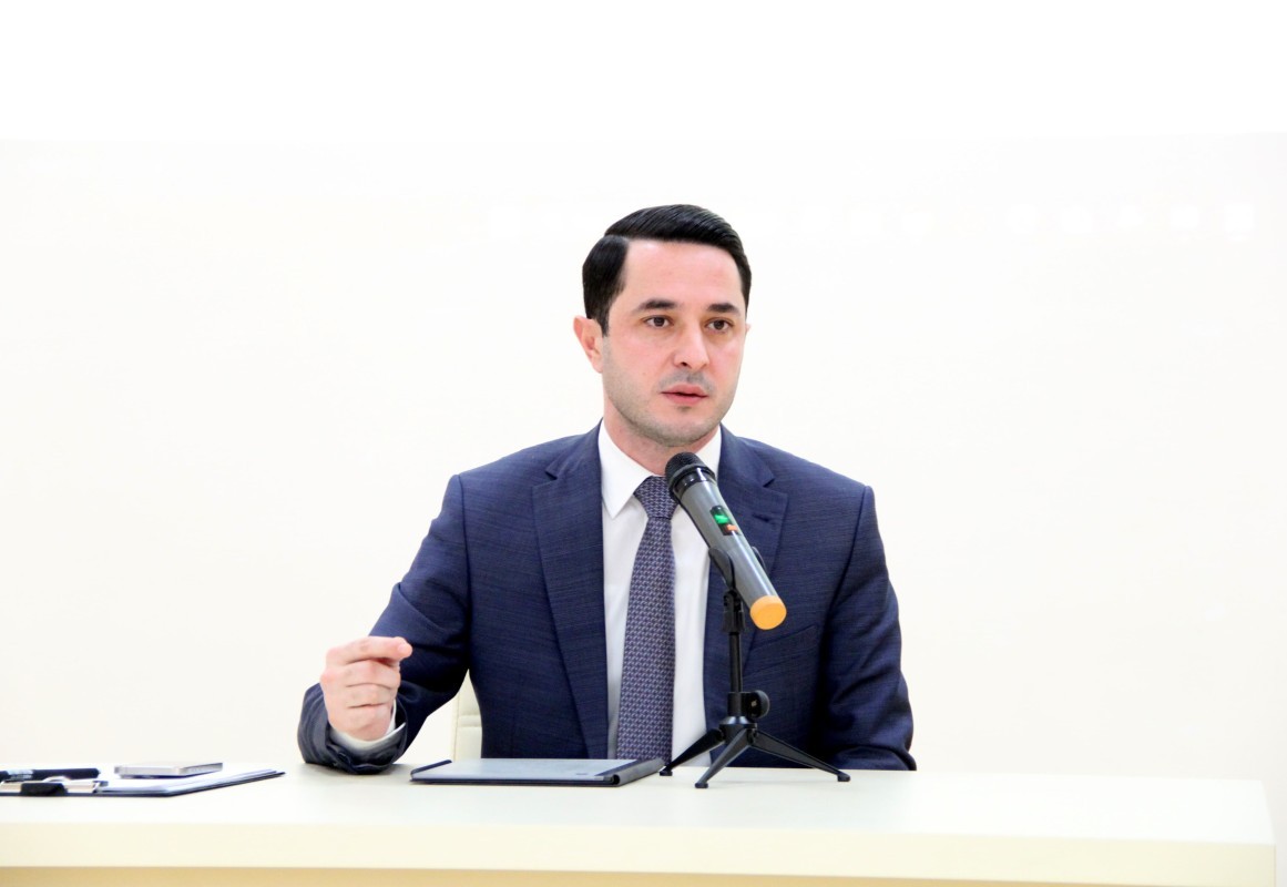 Təhsil müəssisələrinin rəhbərləri ilə görüş keçirildi