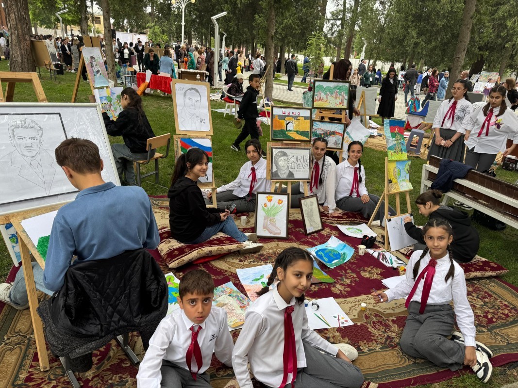 “Sehrli rənglər” adlı festival keçirilib