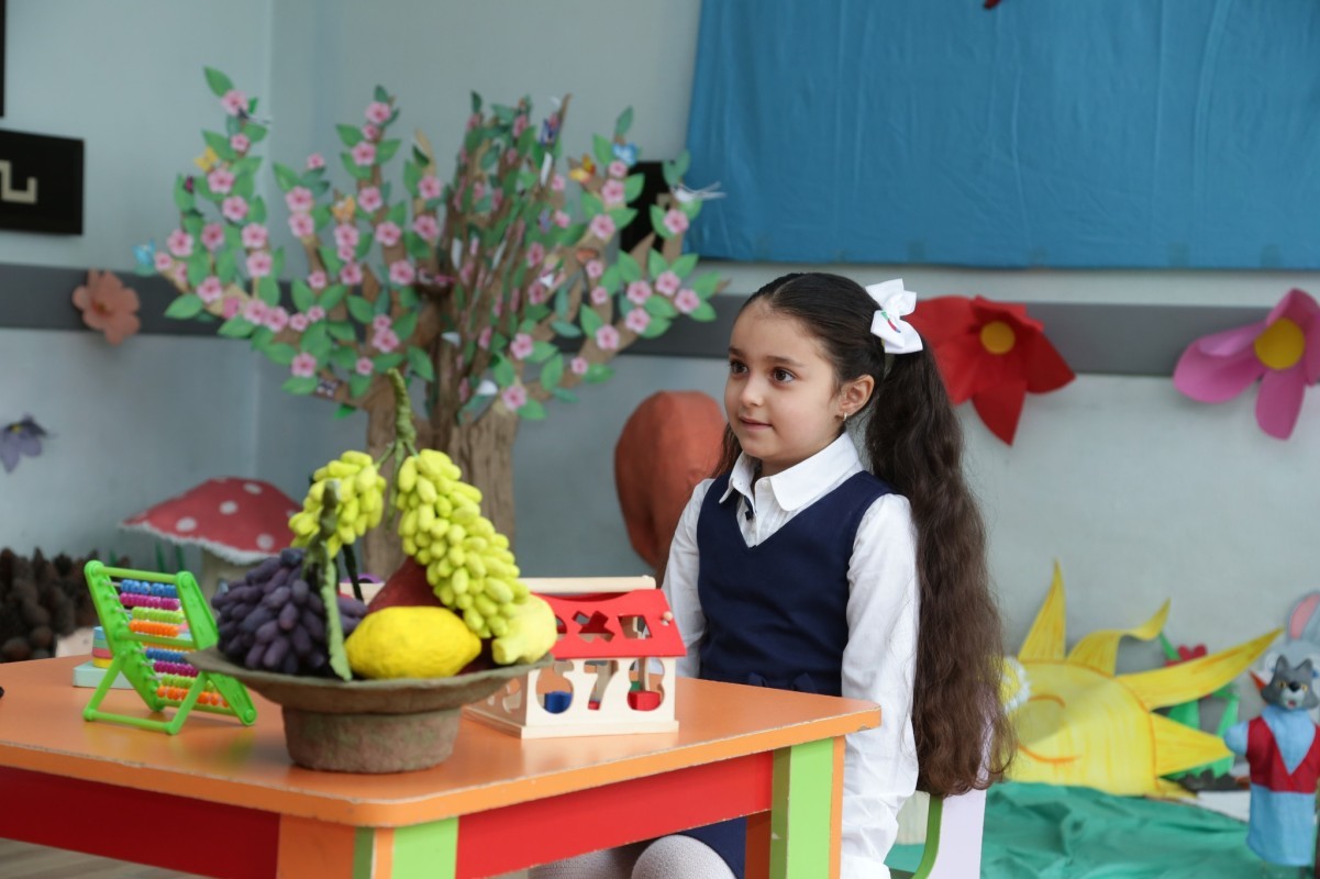 I sinfə qəbul prosesi çərçivəsində müsahibələr davam edir.