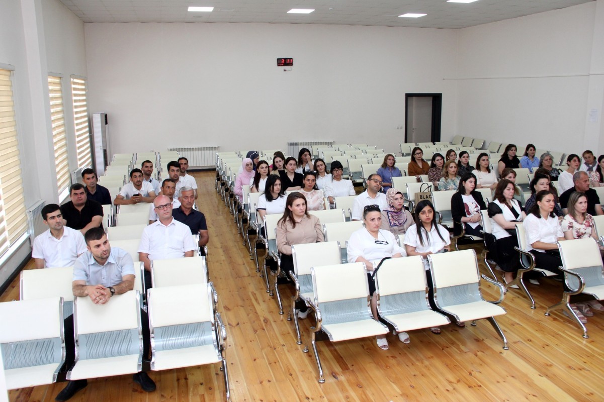 Müəllimlərlə görüş keçirildi