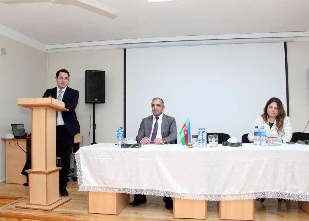 Ümumi təhsil müəssisələrinin rəhbərləri ilə görüş keçirildi