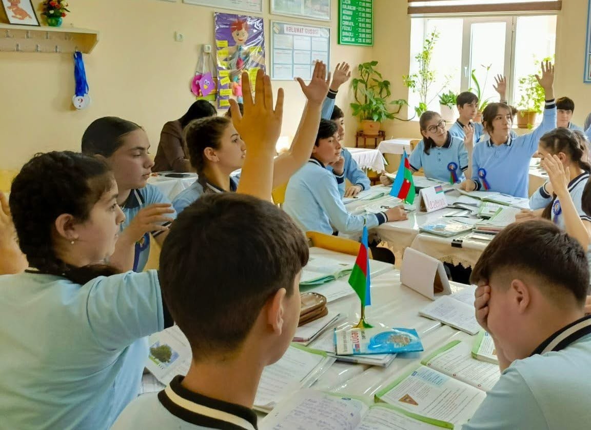 Xarici dil fənn aylığı başa çatmışdır.