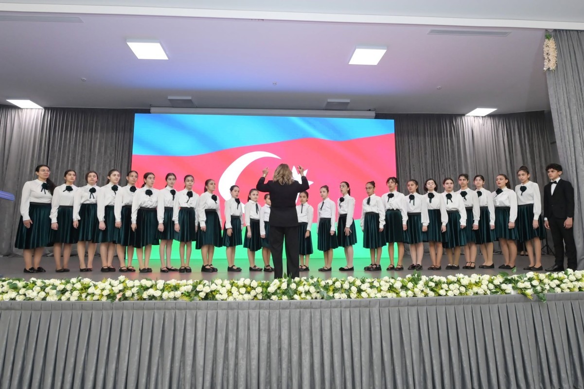 Ən yaxşı təqdimat” müsabiqəsinin qalibləri təltif olunublar.
