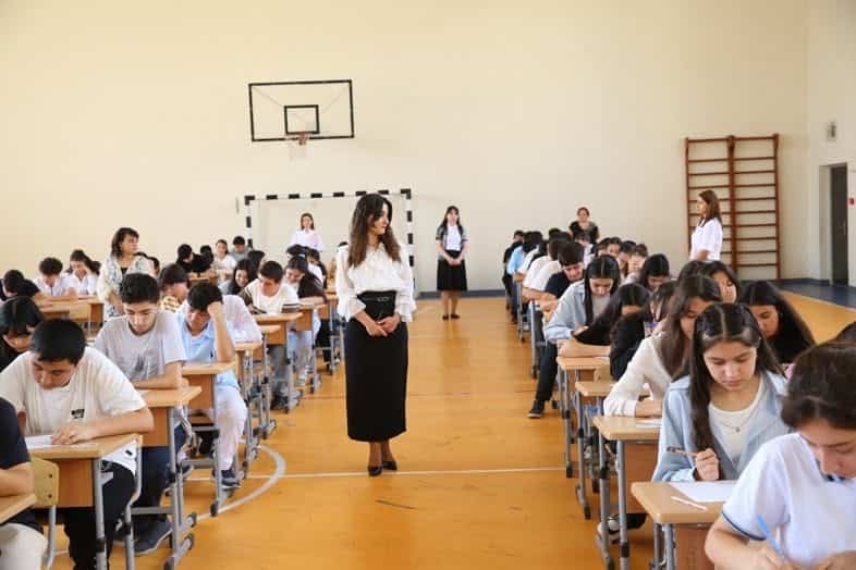 “Əlaçı” intellektual oyununun yeni mövsümünün seçim turu təşkil olunub